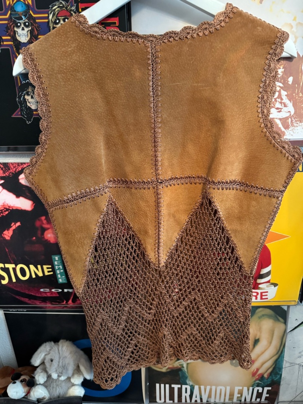 Brown Crochet-Panel Suede-Look Sleeveless Vest - Picture 4 of 5